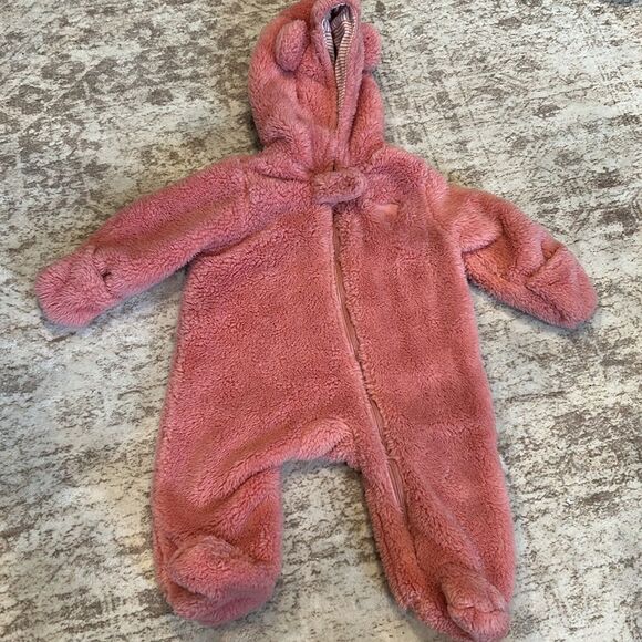 Carter’s Cozy Pink Hooded Baby Onesie 3 months - Picture 2 of 7